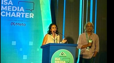 Archana Agarwal (left) and Santosh Mishra